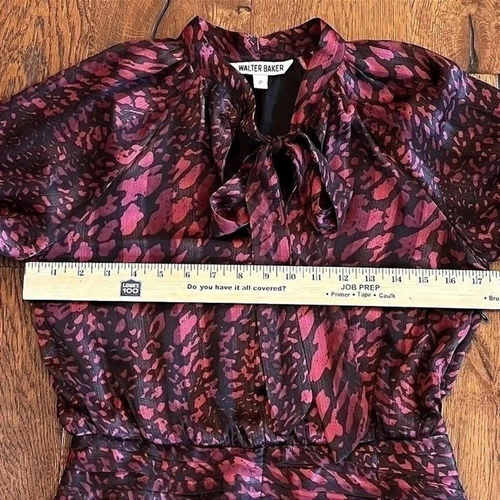 Walter Baker Burgundy Black Animal Print Tie Neck Smocked Mini Dress W71211 Sz 2
